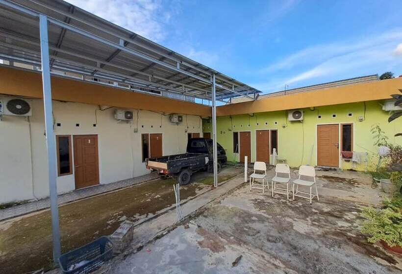 Hotel Oyo 93714 Guest House Gembul Syariah