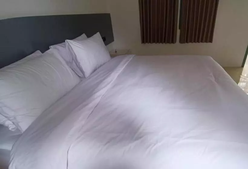 Hotelli Oyo 93779 Bumi Tenang Homestay