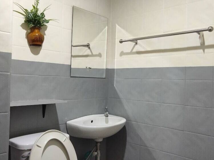 Отель Pilatus Apartment