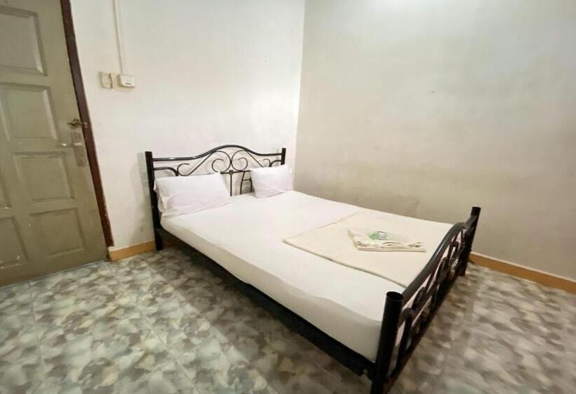 Oyo 93781 Hotel California 2