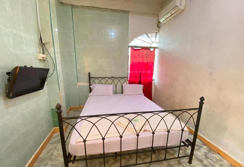 Oyo 93781 Hotel California 2