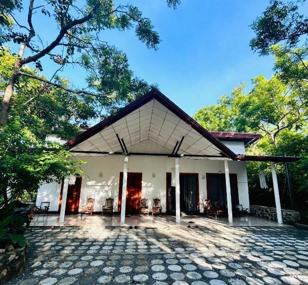 ホテル Neem Holiday Bungalow Yala