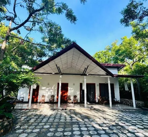 Hotelli Neem Holiday Bungalow Yala