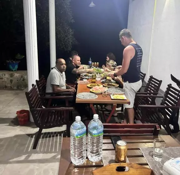 Hotelli Neem Holiday Bungalow Yala