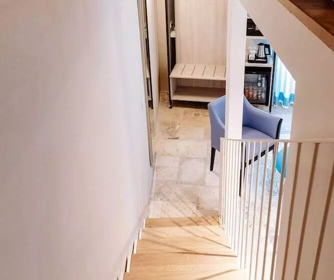 تختخواب و صبحانه Aeris Suite & Relax