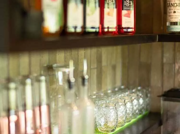 هتل Hôtel Le Tuit Tuit