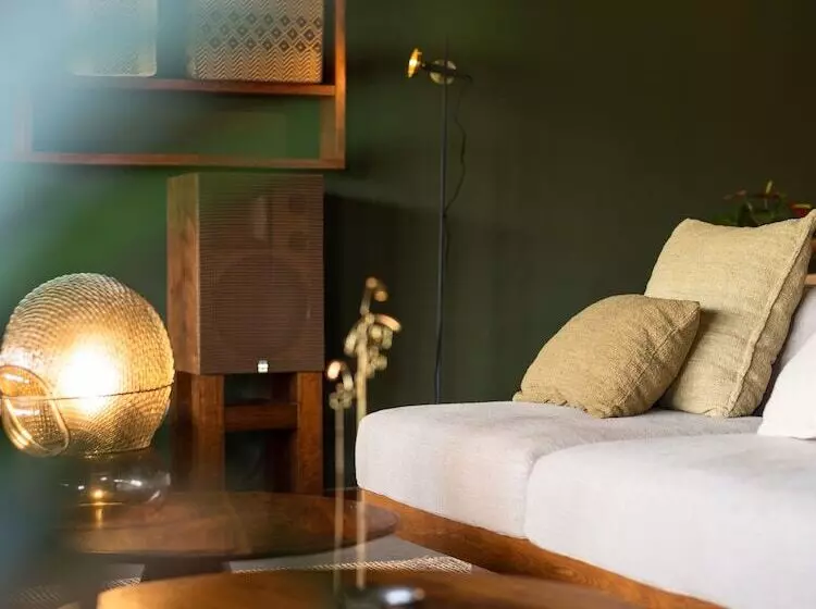 هتل Hôtel Le Tuit Tuit