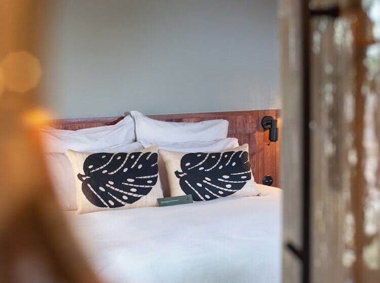 هتل Hôtel Le Tuit Tuit