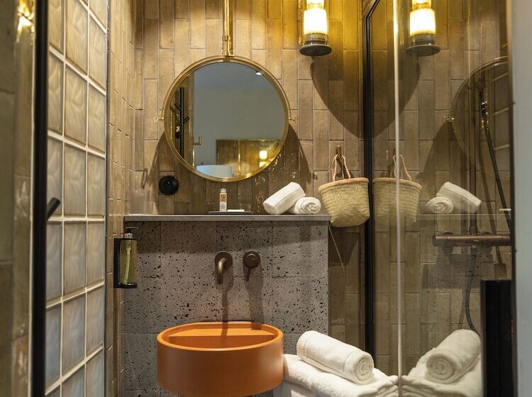 هتل Hôtel Le Tuit Tuit