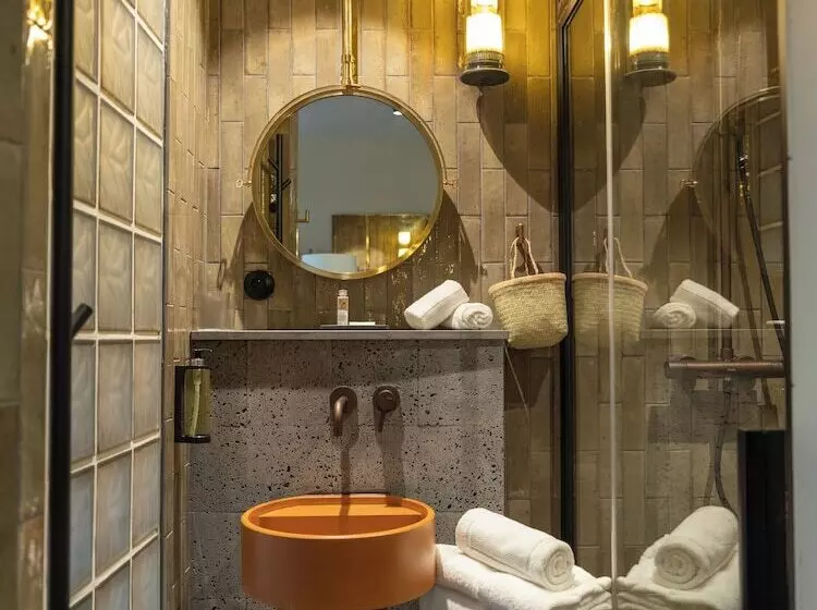 هتل Hôtel Le Tuit Tuit