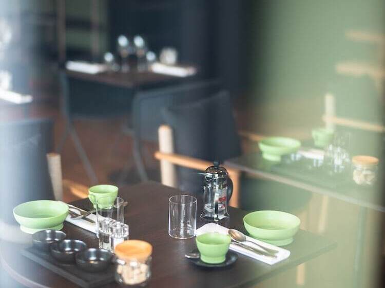 هتل Hôtel Le Tuit Tuit