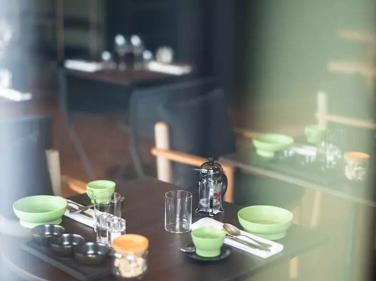 هتل Hôtel Le Tuit Tuit