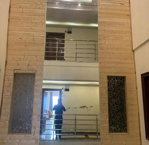 فندق Ooty Mountain And River View, Ooty