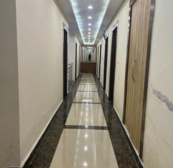 酒店 Ooty Mountain And River View, Ooty