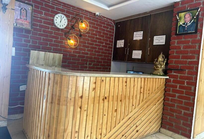 酒店 Ooty Mountain And River View, Ooty