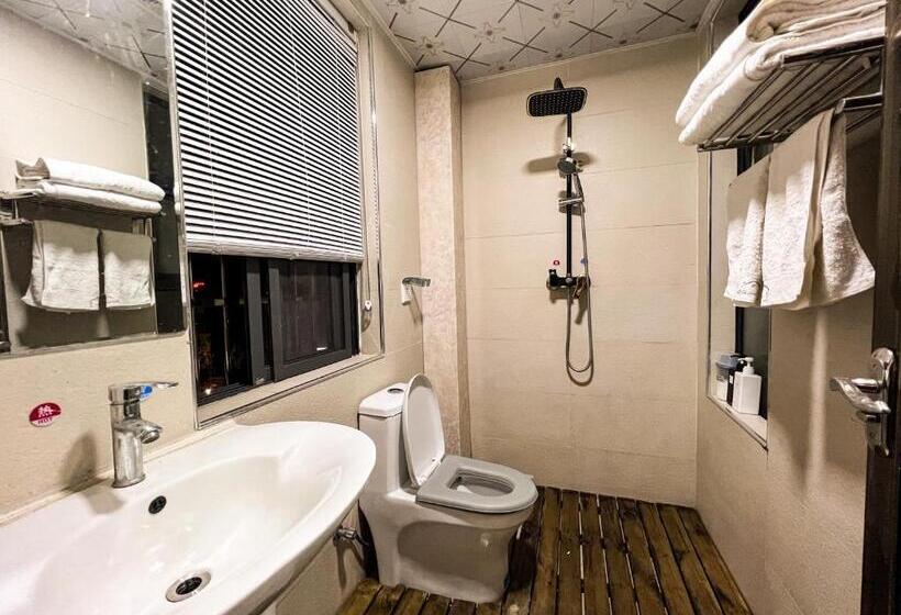 Little White House Homestay Tianmen Mountain Scenic Area