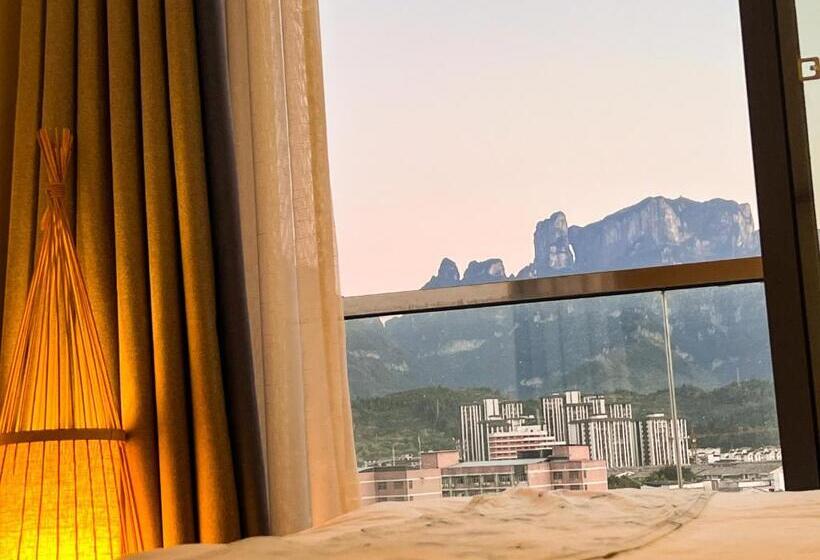 Little White House Homestay Tianmen Mountain Scenic Area