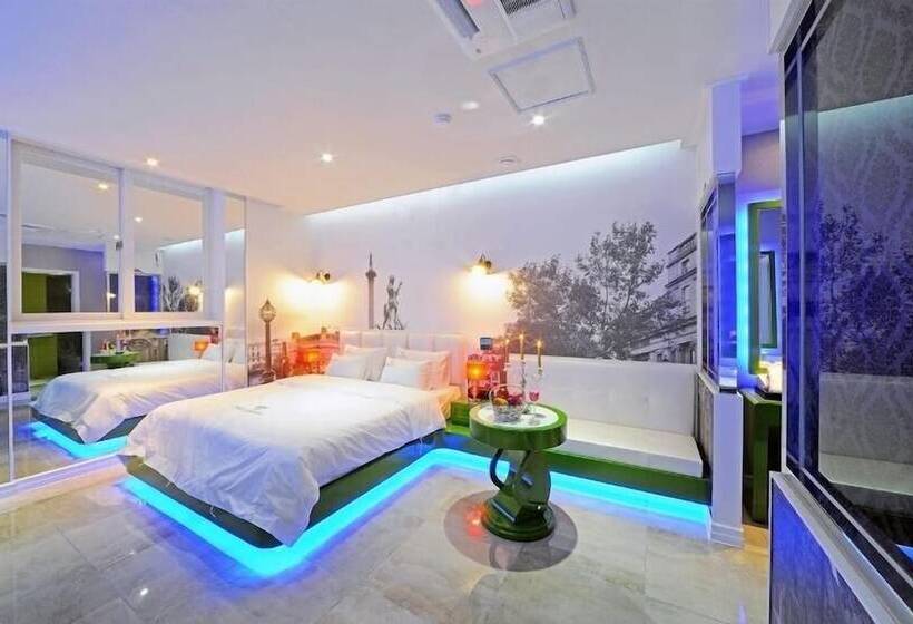 Zara Hotel Peace Square