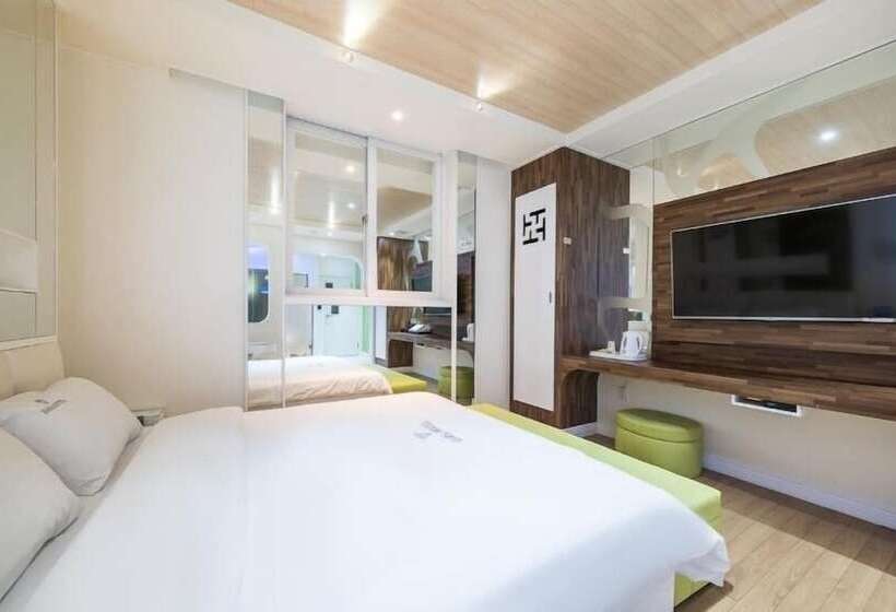 Zara Hotel Peace Square