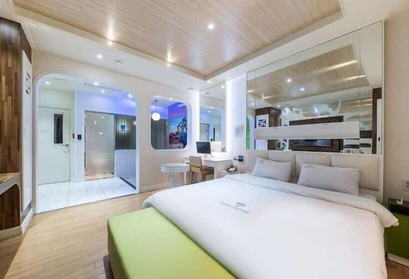 Zara Hotel Peace Square