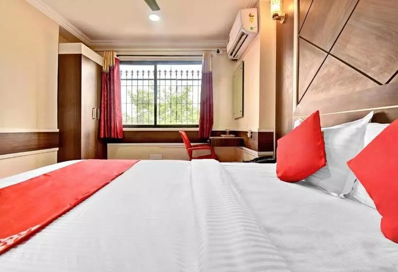 Oyo Hotel Clarks