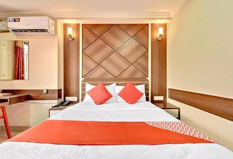 Oyo Hotel Clarks