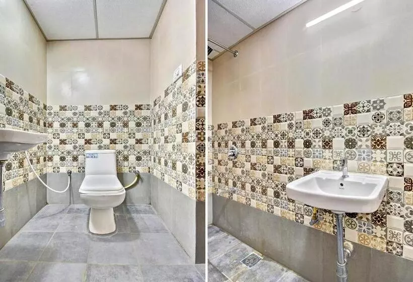 Oyo Hotel Clarks