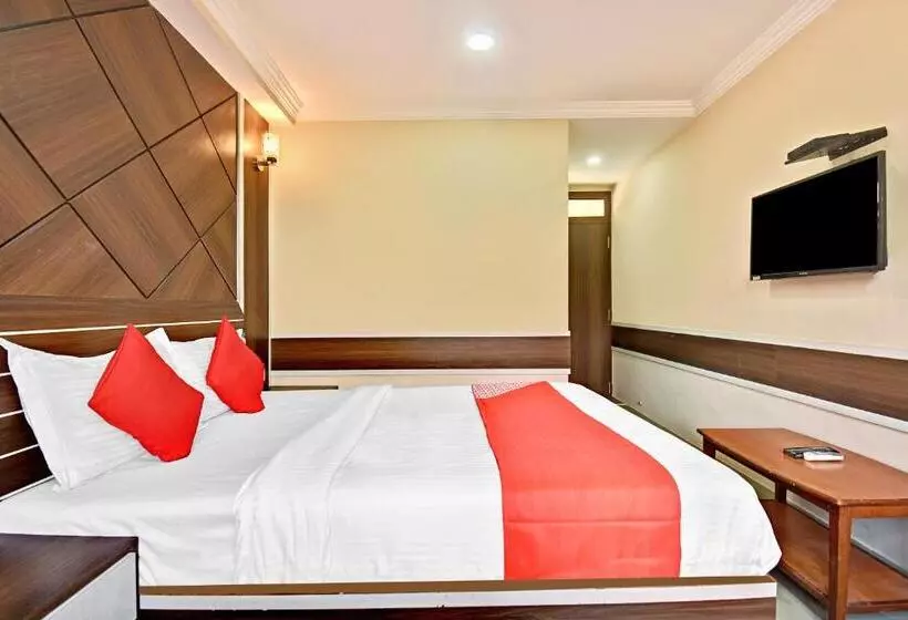 Oyo Hotel Clarks