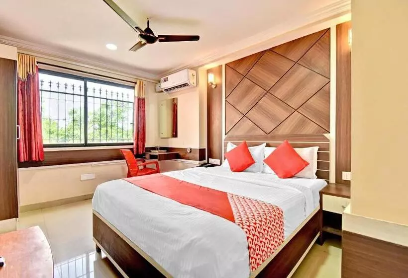 Oyo Hotel Clarks