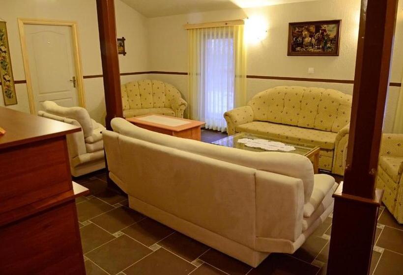 بنسيون Fatornyos Tanyasi Vendégház