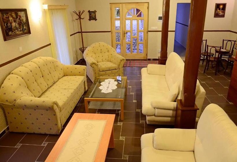 بنسيون Fatornyos Tanyasi Vendégház