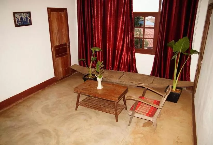 Retkeilymaja Thakhek Travel Lodge