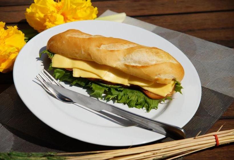 Общежитие Thakhek Travel Lodge