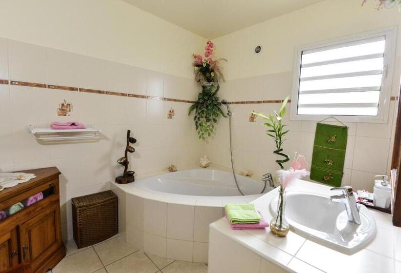 تختخواب و صبحانه Orky Mel