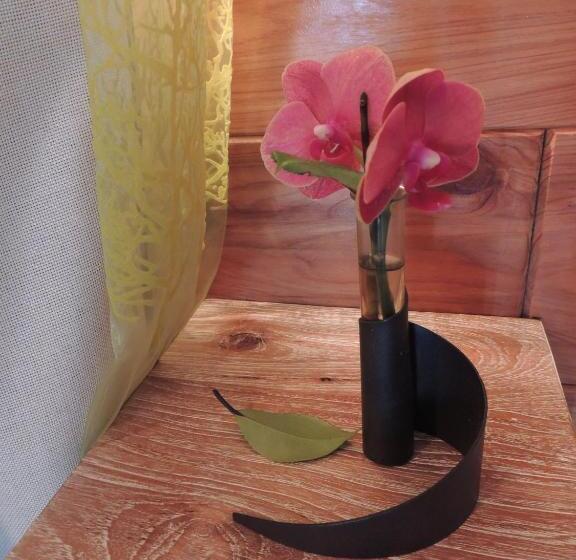 تختخواب و صبحانه Orky Mel