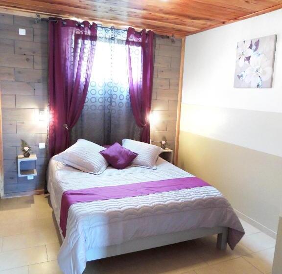 تختخواب و صبحانه Orky Mel