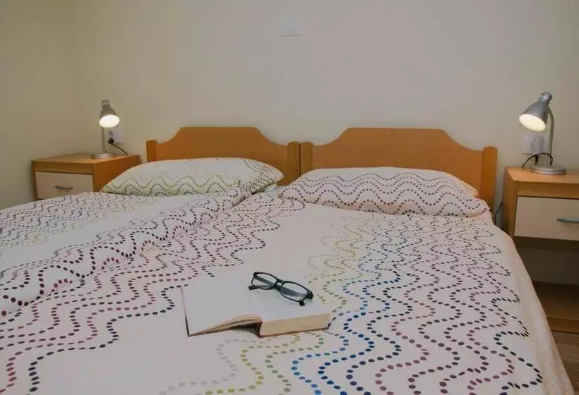 تختخواب و صبحانه Rooms Pri Lovrižu