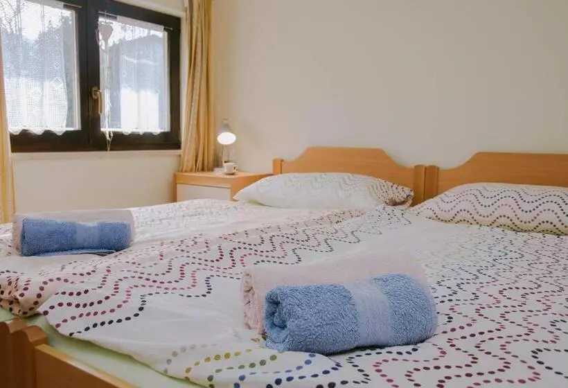 تختخواب و صبحانه Rooms Pri Lovrižu