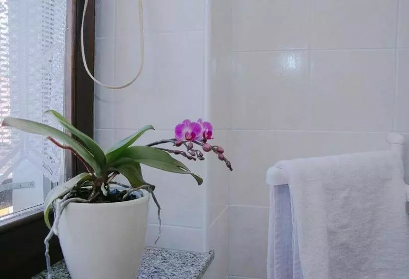 تختخواب و صبحانه Rooms Pri Lovrižu