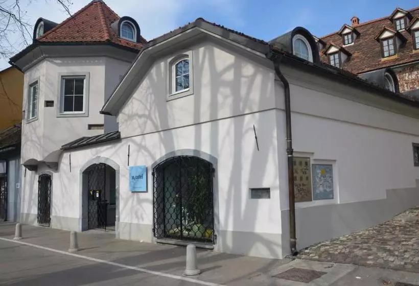 H2o Hostel