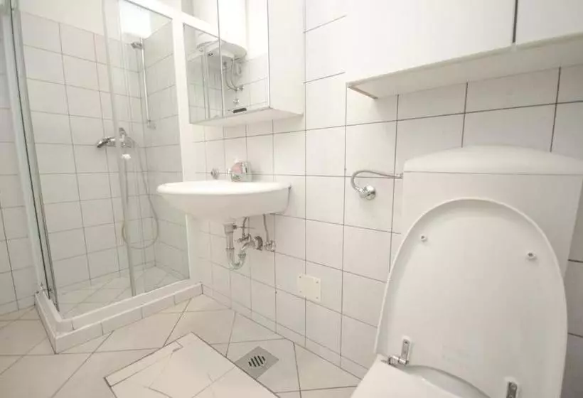 H2o Hostel