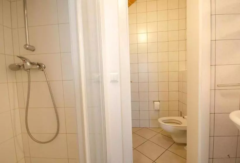 H2o Hostel