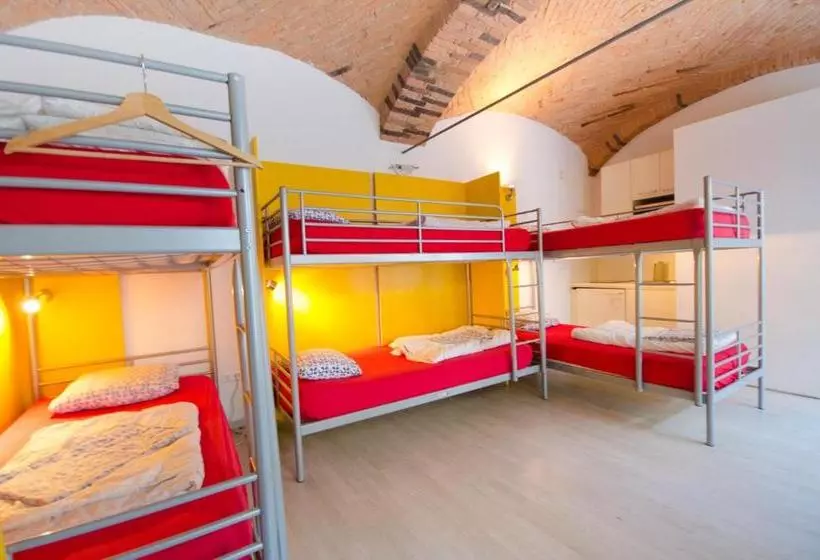 H2o Hostel