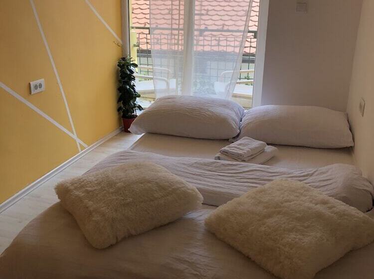 Hostel Sleeping Beauty