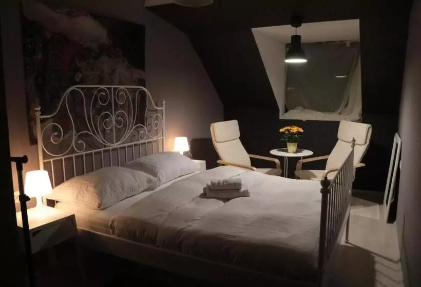 Hostel Sleeping Beauty