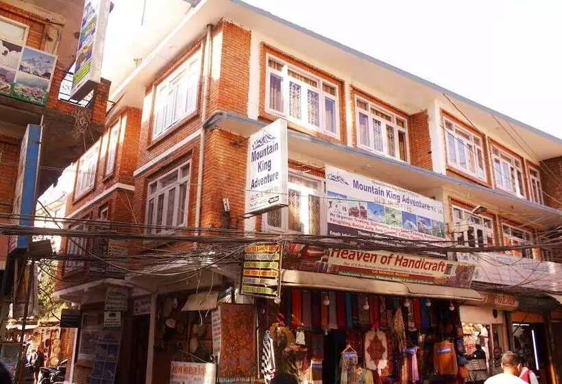 هتل Backpackers Inn