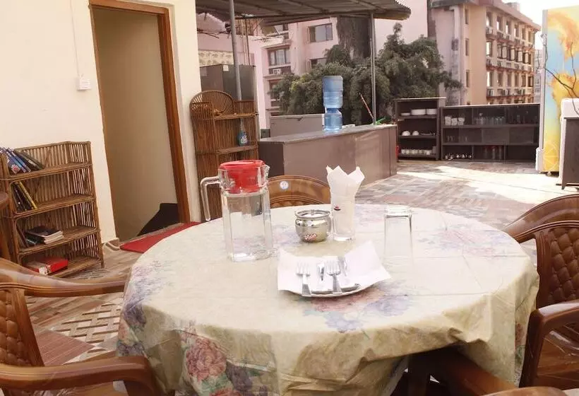 هتل Backpackers Inn