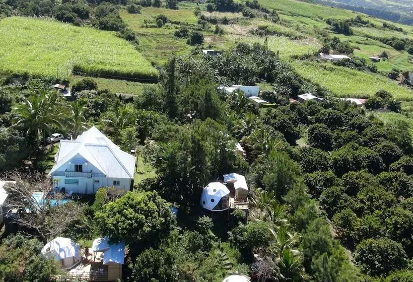 هتل Bubble Dome Village
