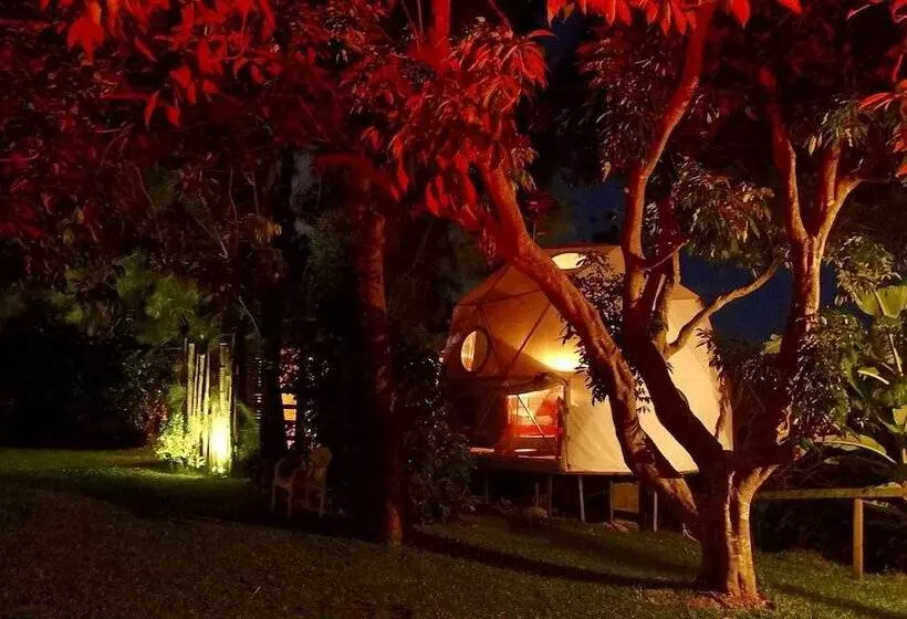 هتل Bubble Dome Village