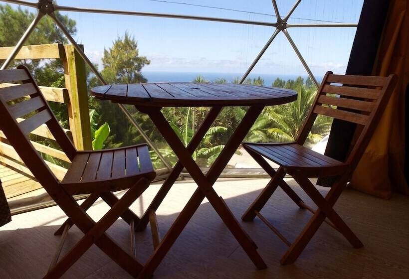 בית מלון כפרי Bubble Dome Village